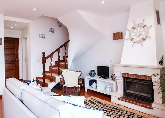 Bispo's Family House إيريسييرا